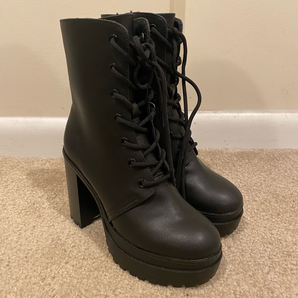 Forever 21 100% Recycled Genuine Leather High Heel Boots in 5.5